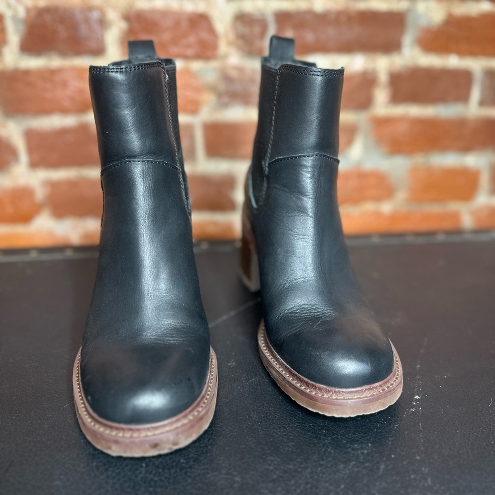 Crown Vintage Textured Sole